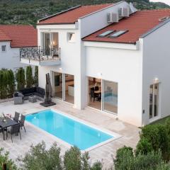 Luxury villa with a swimming pool Hvar - 15992