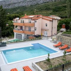 Family friendly apartments with a swimming pool Klis, Split - 16005