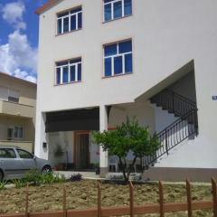 Apartments with a parking space Kastel Novi, Kastela - 16018