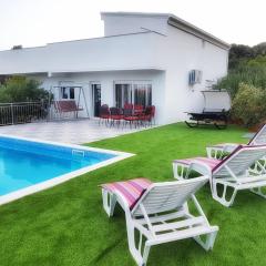 Family friendly house with a swimming pool Kastel Novi, Kastela - 16199