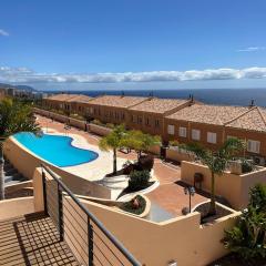 Casa Adosada de lujo con piscina y vistas al mar