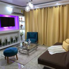 Romantic Studio w/Jacuzzi 15 min Airport