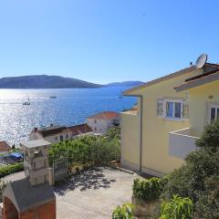 Apartments by the sea Okrug Donji, Ciovo - 17232