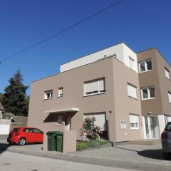 Apartments with parking space Zadar - 17355