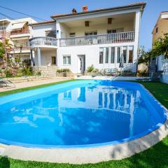 Family friendly apartments with a swimming pool Zadar - 17553