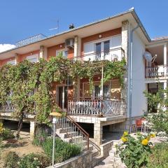 Apartments with parking space Palit, Rab - 17881