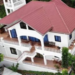 Charming 6-Bed House in Puerto Galera