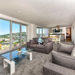 Just Stay Wales - Meridian Tower Marina & City View - 2 Bed Apartment