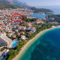 Apartments by the sea Makarska - 19210