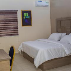 MITOS LUXURY SUITES (BODE THOMAS)