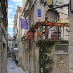 Apartments by the sea Trogir - 19575