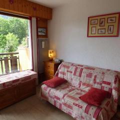 Joli studio, 4 pers, calme, proche commerces et remontées mécaniques, balcon, rénové - FR-1-458-171