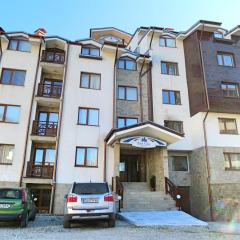 ParkView Complex Large Flat Next to Ski Lift