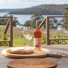 Norfolk Bay Retreat - views over the sea and vines