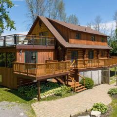 Unique Log House by the Lake, Retreat with Spa Amenities near Presque'ile Provincial Park