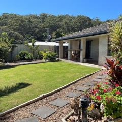 35 Rumbalara Avenue Rainbow Beach Pool Aircon Pets Welome