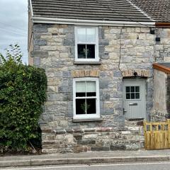 Gorgeous 2-Bed Cottage in Penderyn Brecon Beacons