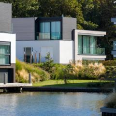 Lake House with dock at Lake Veere, Zeeland