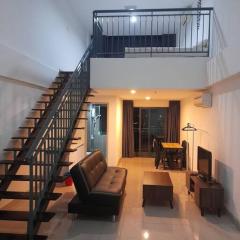 Double Storey PJ5 Soho Balcony Pool WIFI Netflix Field View