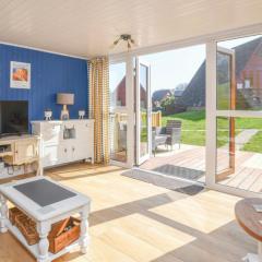 Foxes Sea Side Retreat Deluxe Chalet is a lovely holiday home tucked away on the Kent Coast