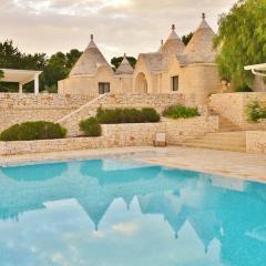 Trulli dei Carrubi: Villa w/ Infinity Edge Private Pool, 500+sqm Terraces