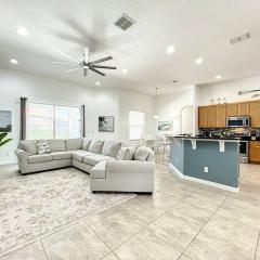 Family Vacation, 6 Bedroom House with Private Pool at Solterra Resort