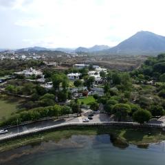 Devendragarh - A Boutique Lake Facing Guest House On Lake Fateh Sagar