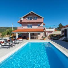 Nice Home In Neoric With Private Swimming Pool, Can Be Inside Or Outside
