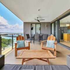 Darwin's Dazzler - Your Ultimate Waterfront Escape