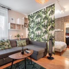 Green Lush Apartment