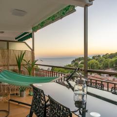 Beach Front Retro Hideaway in Salou