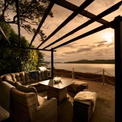 Hazelbank, sleeps 10, on the shores of Loch Fyne