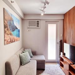 Mikaela's Crib- 1 Bedroom flat @ Arezzo Place Condominium