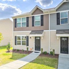 Modern Townhome about 7 Mi to Downtown Nashville!