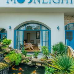 MOONLIGHT Homestay & Hotel