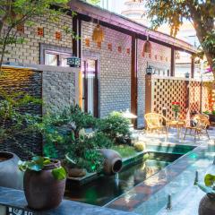 Nana Homestay & Villa