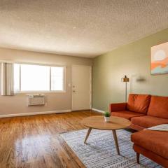 Sleek Spacious Simply Beautiful 2bd 1ba entire apt