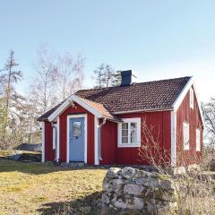 Nice Home In Lnashult With 2 Bedrooms And Wifi