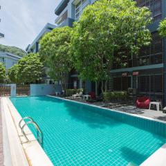 Kris - Modern Spacious 2 Bedroom Condo with Pool