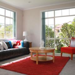 Cheerful 4 bedrooms home with stunning sunshine