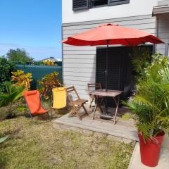 Chambre avec salle de bain, WC et terrasse