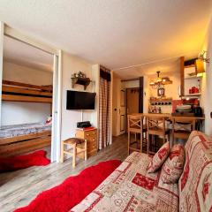 Studio Cabine rénové, Ski aux pieds, Balcon, WIFI - FR-1-518-138