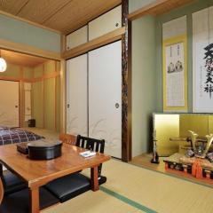 Guest House TIHARU 6bedrooms12people max and Straight to USJ and Near the hot spring