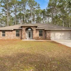 4 Bed 3 Baths, Only 15 minutes to Navarre Beach