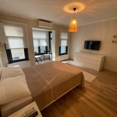 Cozy Apt in the city center, 5min walk to Istiklal