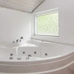 Four-Bedroom Holiday home in Glesborg 2