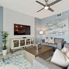 Decadent Penguin - Storey Lake By Shine Villas #704