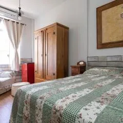 Casarão ESPAÇOSO a 800m do centro, pet friendly, 8 pessoas, garagem para 3 carros
