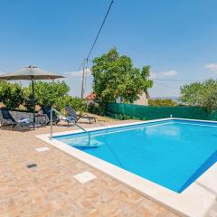 Cozy Home In Runovic With Outdoor Swimming Pool