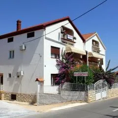 Apartment Kukljica 8237b